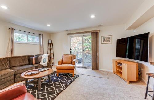 Silver Spring Apartment | 3 Mi to Dtwn Silver Spring Convenient Apartment