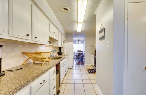 Fort Smith Condo | 3 Mi to Dtwn: Spacious Condo in Fort Smith