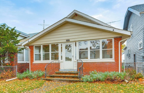 Downtown Toledo House | 3 Mi to Dtwn: Unique Toledo Retreat