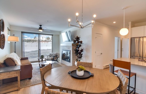 Fraser Condo | 3 Mi to Fraser River Trail: Modern Condo w/Views!