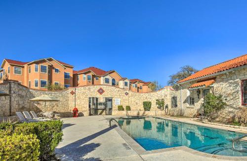 Eckhert Crossing Apartment | 3 Mi to Hospitals Stylish Condo in San Antonio!
