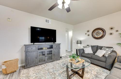 Eckhert Crossing Apartment | 3 Mi to Hospitals Stylish Condo in San Antonio!