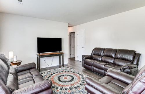 Hampton House | 3 Mi to Huntington Beach Hampton Family Home!