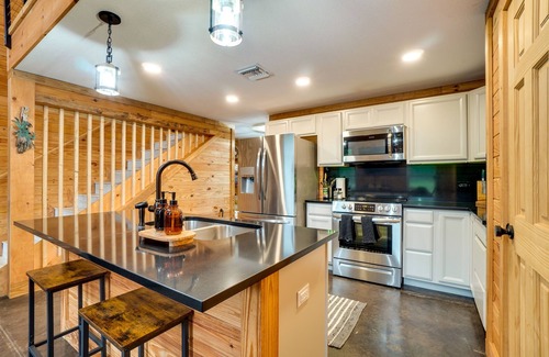 Geneva House | 3 Mi to Lake Harney: Home on 6 Acres w/Fire Pit