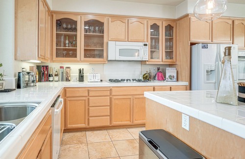 Tracy House | 3 Mi to Main St Tracy: Homey Retreat w/Game Room!