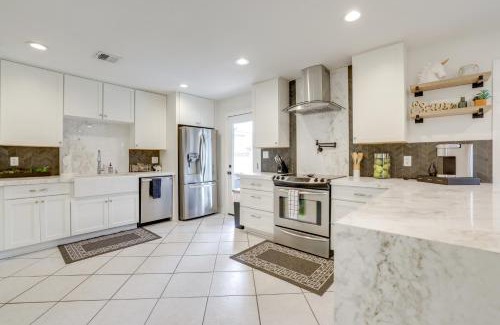 Cox Heights House | 3 Mi to Old Town Modern Oasis in Scottsdale!