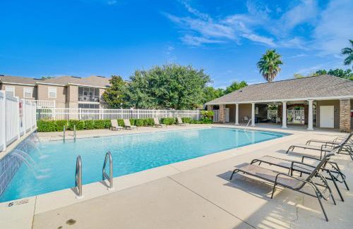 Foley Apartment | 3 Mi to OWA Modern Condo with Resort Pool!