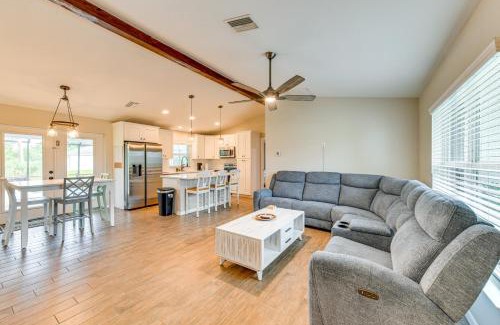 Englewood East House | 3 Mi to Public Beach Port Charlotte Getaway!