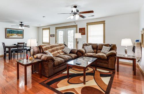 Hardy House | 3 Mi to Spring River Fully Furnished Outdoor Gem!