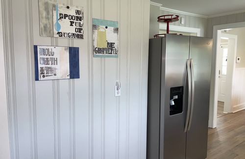 Hampstead House | 3 mi to Topsail Island, Large fenced in backyard. Bring your boat!