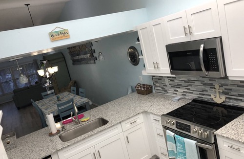 East Naples Condo | 3 Miles to Beautiful Naples Beach Shopping and Paradise