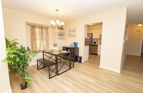Oak Creek House | 3 Miles to SeaWorld in San Antonio with WiFi, game room
