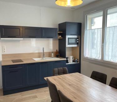 Les Epesses Apartment | 3 min du parc du PUYDUFOU Centre des Epesses logement 4 à 6 personnes, L Ecrin du Puy