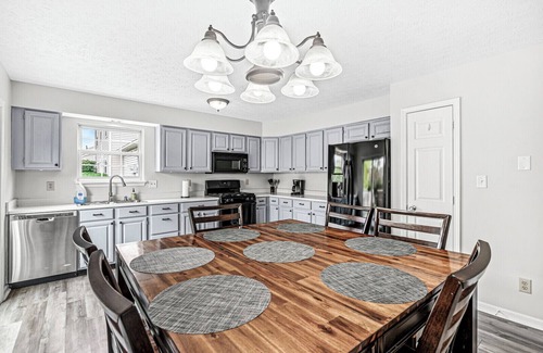Fishers House | 3-min from downtown Fishers