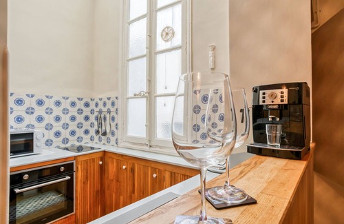 Nimes City Centre Apartment | 3 min from the Arena -Superb apartment in the center of Nimes - Free parking