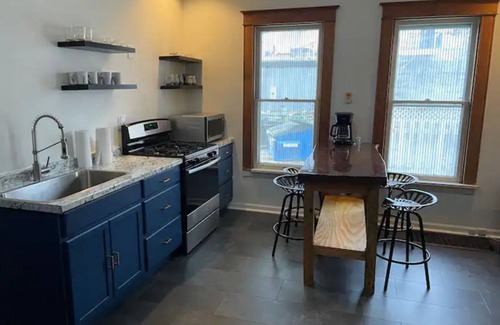 Utica House | 3 min to Starved Rock and 1 block from downtown.