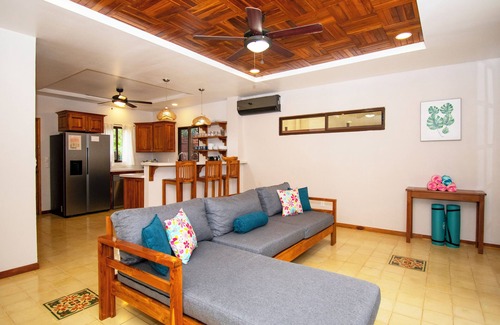 Dominical Villa | 3 min walk to surf, 3bedrooms, Villa, Pool, Steps to the Beach!