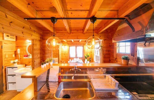 Sumoto House | 3 minutes from Keino Matsubara Sumoto City Exclusive log house rental in Goshikicho Free BBQ fa - A whole log house in Torikaiura Goshikicho is a rental type/Sumoto Hyōgo