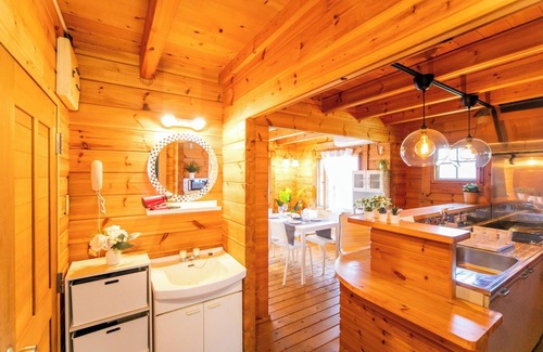 Sumoto House | 3 minutes from Keino Matsubara Sumoto City Exclusive log house rental in Goshikicho Free BBQ fa - A whole log house in Torikaiura Goshikicho is a rental type/Sumoto Hyōgo