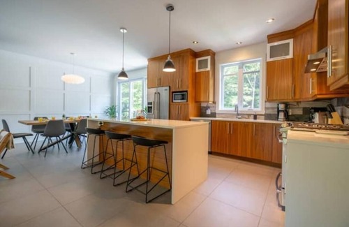 Orford Cottage | 3 minutes from Mont Orford - Large House & Hot Tub