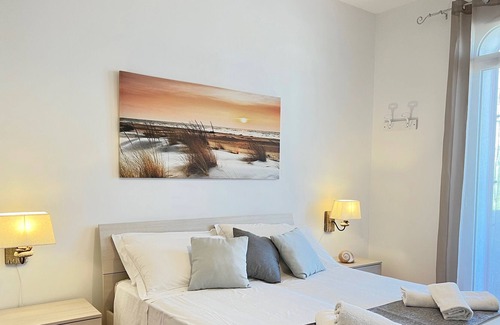 Rivabella Other | 3 minutes from the beach! Two bedrooms, courtyard and private garage!