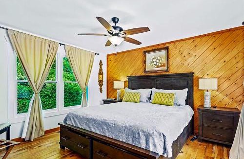 Mirror Lake House | 3 minutes to posh Downtown or majestic Dry Falls
