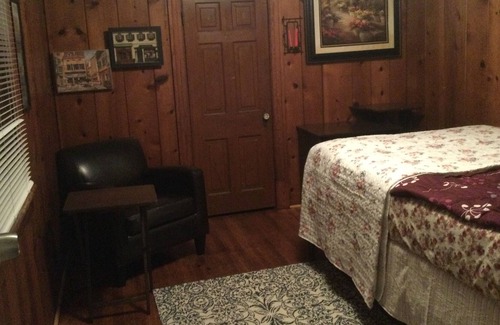 Colonial Heights House | 3 Minutes to I 95 All Restaurants to Shopping 5 Minutes to Historic Petersburg