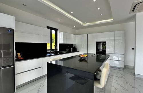 Hua Thanon Villa | 3 minutes walk from the beach luxury villa with personal pool and view