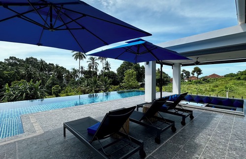 Hua Thanon Villa | 3 minutes walk from the beach luxury villa with personal pool and view