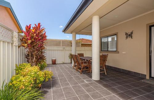 Tuncurry House | 3 of 29 Parkes St