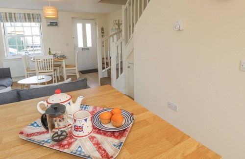 Brading Cottage | 3 OLD POST OFFICE MEWS, family friendly, with a garden in Brading