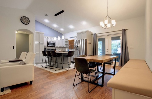 Sebastian Highlands House | 🍹🌞 3 Palms Oasis! Heated Saltwater Pool, Poolside TV, Near Beaches, Wi-Fi!