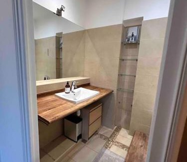 16th Arrondissement Apartment | 3 pièces dans le coeur du 16e
