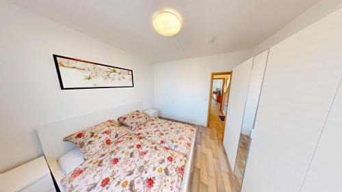 Markersdorf Apartment | 3-Raum-Ferienwohnung mit Balkon, Straßenbahnlinie 5 fußläufig erreichbar, WLAN