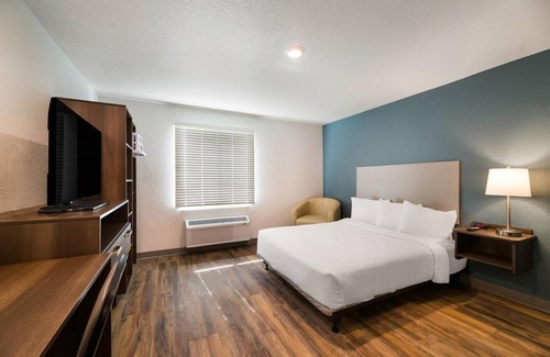 Rockledge Hotel | 3 Rockledge Rooms with Kitchen + Pet-Friendly Near Cocoa Beach & Local Parks