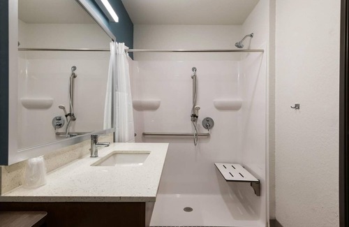 Rockledge Hotel | 3 Rockledge Rooms with Kitchen + Pet-Friendly Near Cocoa Beach & Local Parks