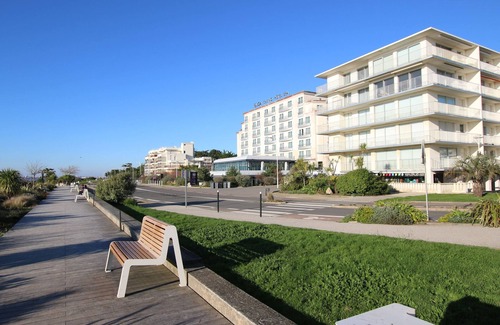 Saint-Brevin-l'Ocean Apartment | 3-room apartment in the center, sleeps 5, parking, beach 70m