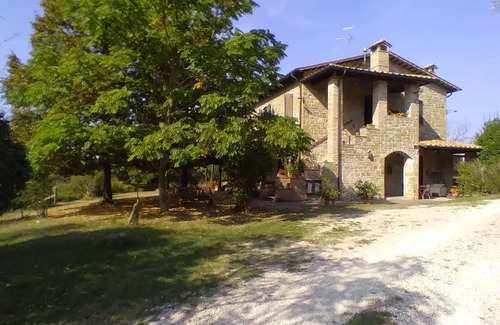 Lidarno Apartment | 3-room apartment between Assisi, Perugia and Gubbio. Pond and swimming pool.