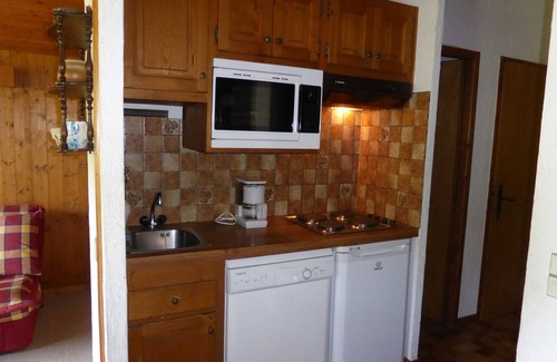 Demi-Quartier Apartment | 3-room apartment 47m² for 6, near center, mountain view, parking, ski locker