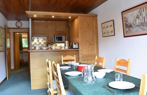 Meribel Apartment | 3-room apartment with balcony and WIFI, 150m from slopes, 6 people - Méribel