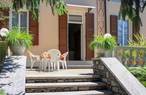 Domaso Apartment | 3-room apartment with pool, terrace, sunbathing area and lake access