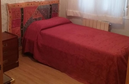 Romareda Condo | 3 room flat and garage in Zaragoza center, fully equipped. WIFI