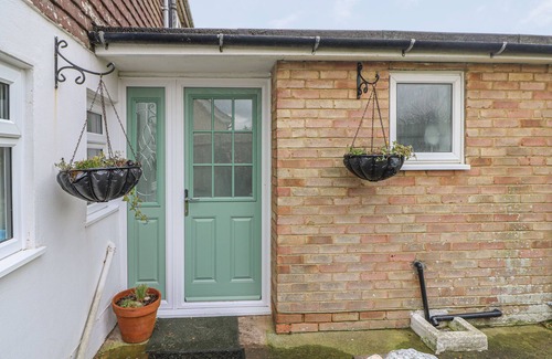 Pevensey Cottage | 3 SEAVIEW COTTAGES, family friendly, with a garden in Normans Bay