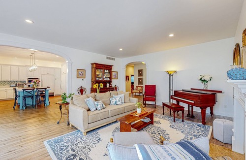 Annapolis House | 3-story, dog-friendly home near beaches with home theatre, grill & gaming tables