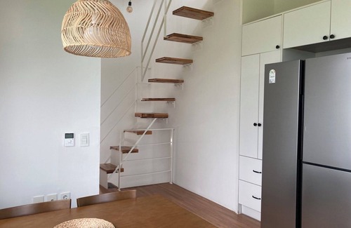 Hallim House | 3-story private house with a large field aside, 7 minutes to Sinchang Road!