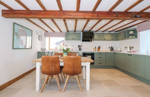 Holyhead Cottage | 3 TREM Y MOR, family friendly, with hot tub in Llanfachraeth
