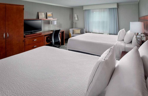 Tinton Falls Hotel | 3 Units Close to Newark Liberty Airport! Pet Friendly, Heated Pool & Starbucks!