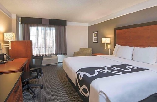 Arsenal House | 3 x King Bed ADA at La Quinta Inn by Wyndham San Antonio Downtown