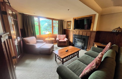 Lake Placid Resort | 30-50% OFF WHITEFACE LODGE RESORT. Sleeps 6. AVAIL OCT 24th-31st
