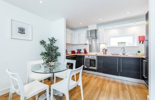 Guildford Apartment | 30 Abbots Yard - 2 bedroom apartment